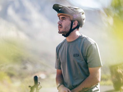 Outer Emblem T-shirt - Sage Green