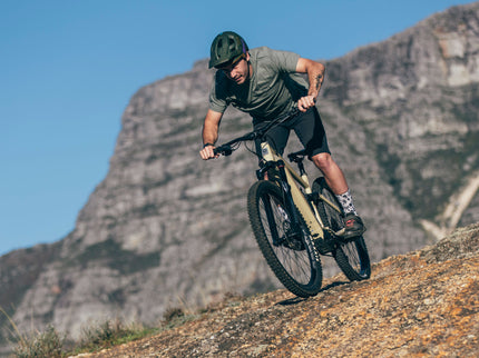 Outer Emblem T-shirt - Sage Green