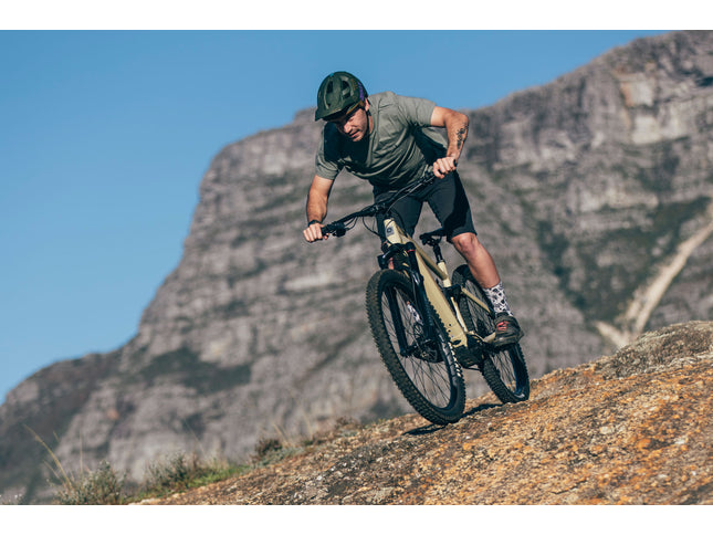 Outer Emblem T-shirt - Sage Green